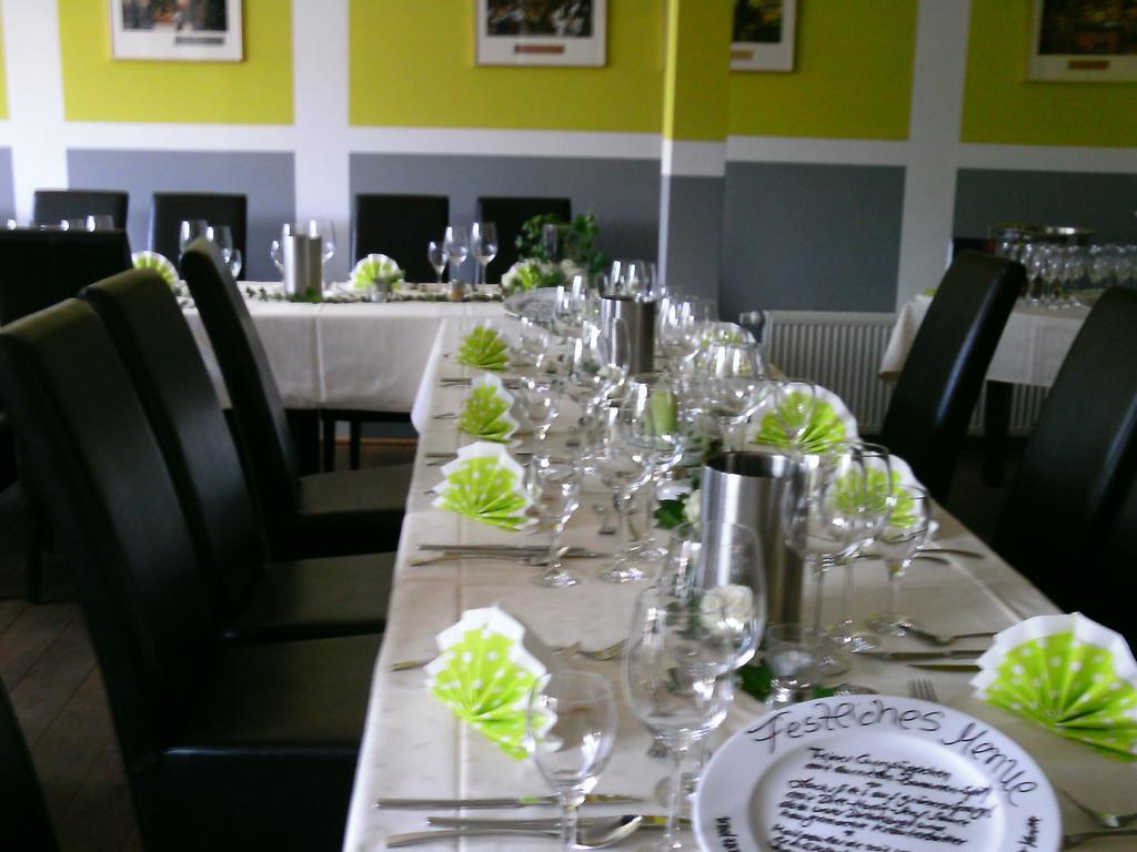 Gast-Und Weinhaus Zwiebelturm Kerken ภายนอก รูปภาพ