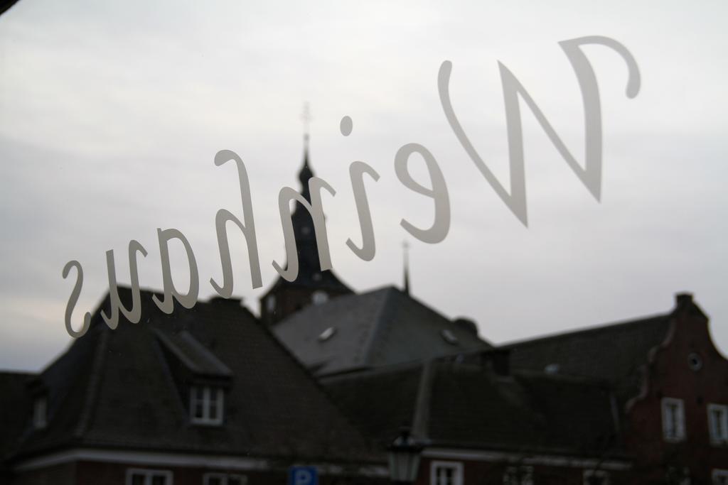 Gast-Und Weinhaus Zwiebelturm Kerken ภายนอก รูปภาพ